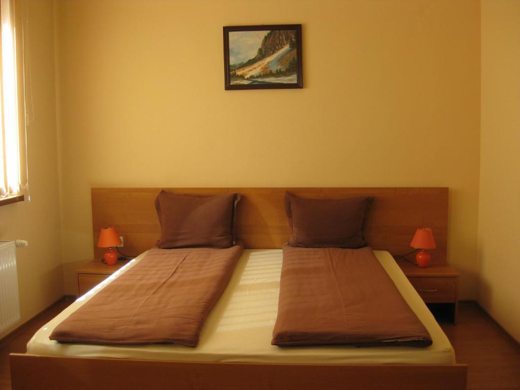Family Hotel Veronika Девин Экстерьер фото