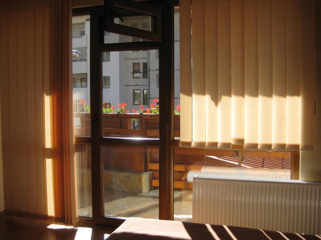 Family Hotel Veronika Девин Экстерьер фото
