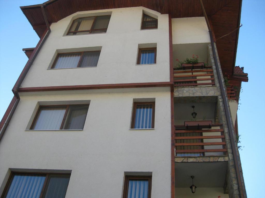 Family Hotel Veronika Девин Экстерьер фото