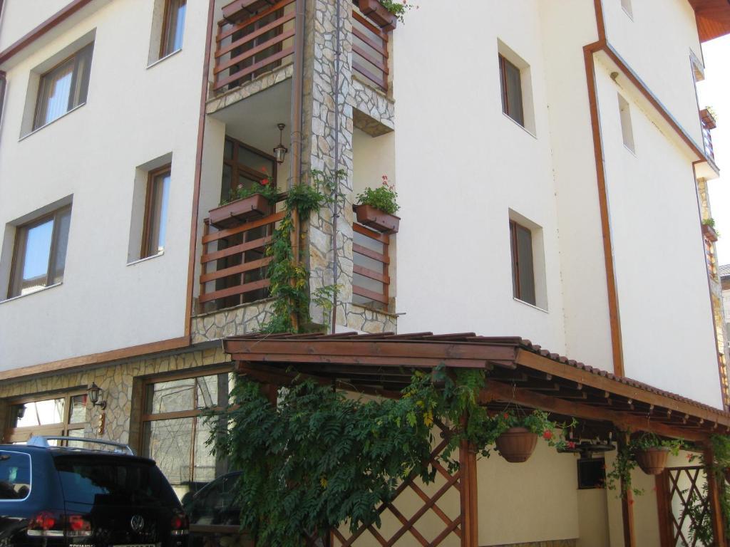 Family Hotel Veronika Девин Экстерьер фото