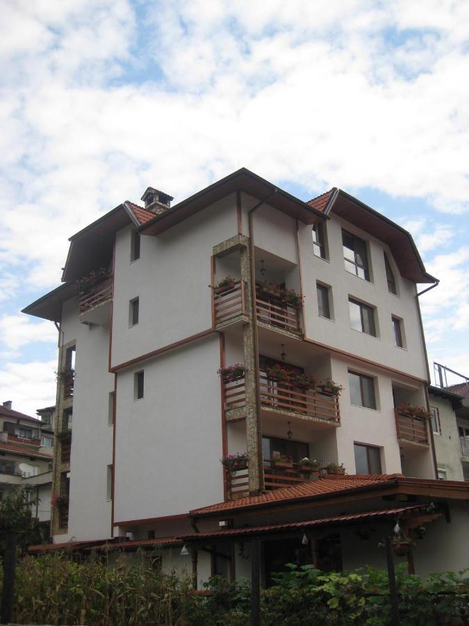 Family Hotel Veronika Девин Экстерьер фото